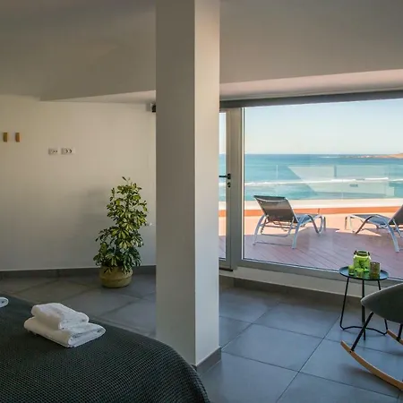 Fantastico Atico En Primera Linea De Playa アパート *